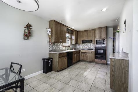 8405 Melvina Avenue Burbank IL 60459