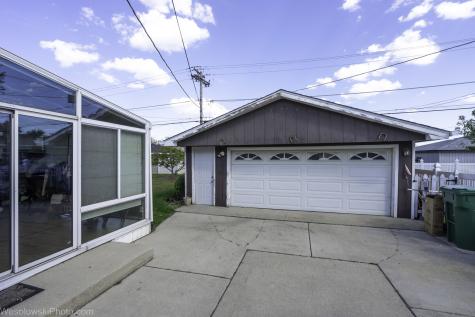 8405 Melvina Avenue Burbank IL 60459