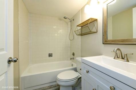 1010 Wesley Lane Algonquin IL 60102