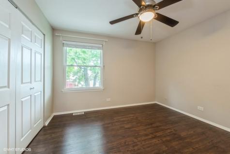 1010 Wesley Lane Algonquin IL 60102
