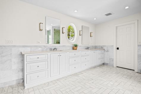 1230 Conway Road Lake Forest IL 60045