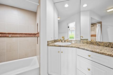 1230 Conway Road Lake Forest IL 60045