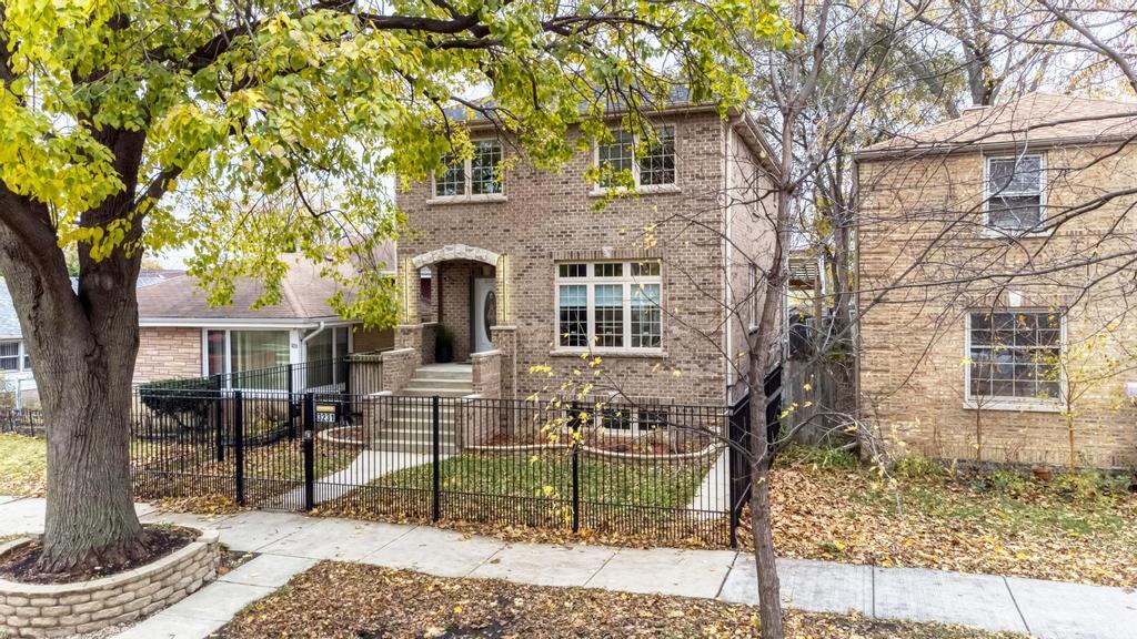 3231 North Octavia Avenue Chicago IL 60634