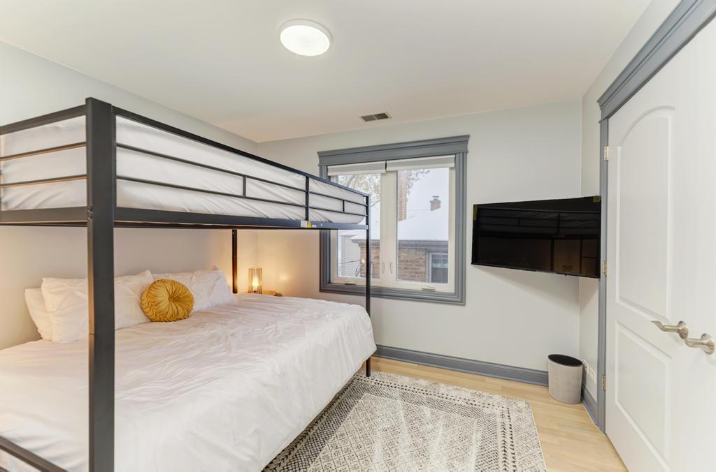 3231 North Octavia Avenue Chicago IL 60634