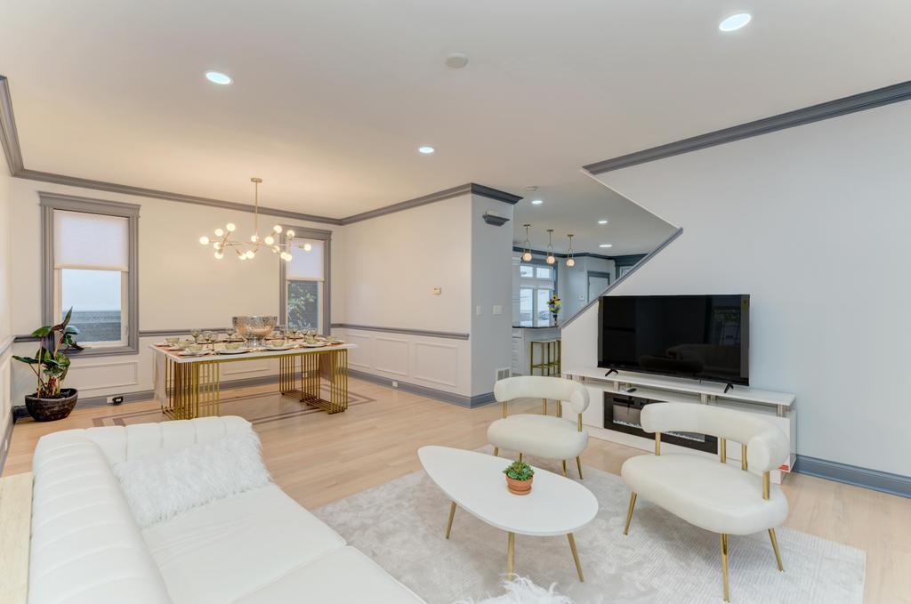 3231 North Octavia Avenue Chicago IL 60634