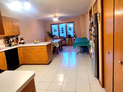 14241 Mackinaw Avenue Burnham IL 60633