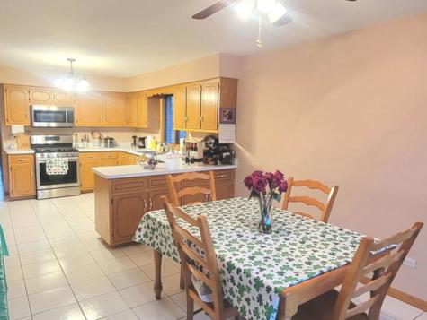14241 Mackinaw Avenue Burnham IL 60633