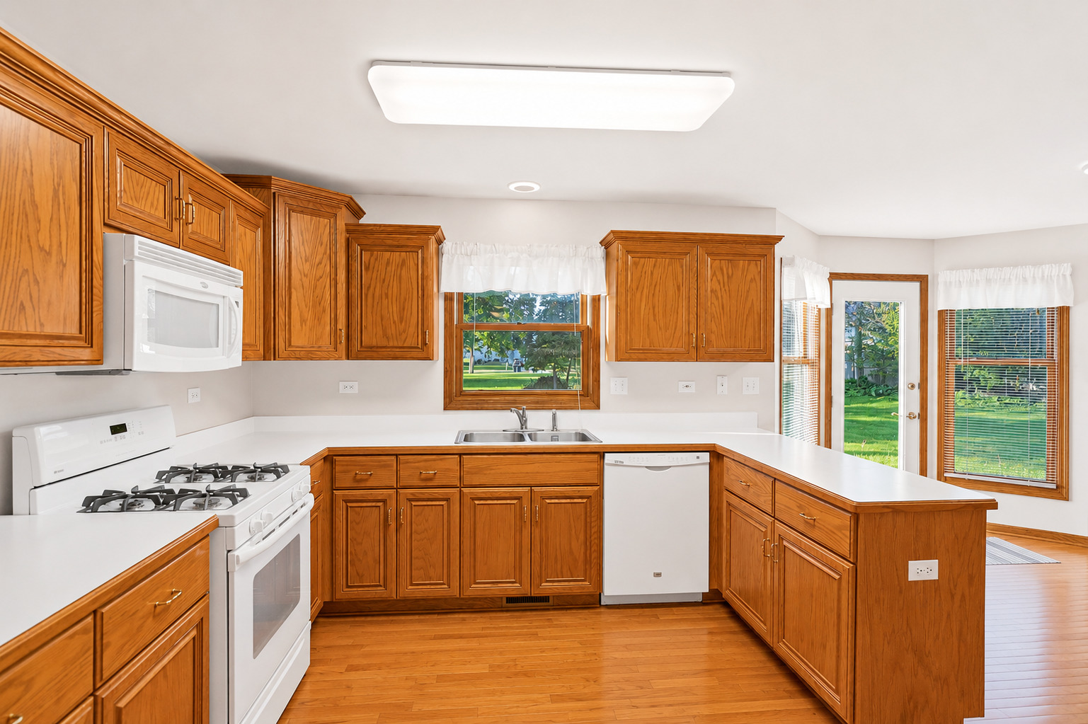 537 West Comstock Avenue Elmhurst IL 60126
