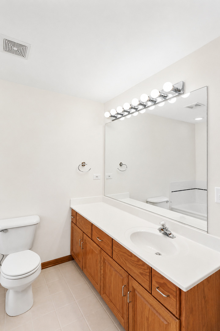 537 West Comstock Avenue Elmhurst IL 60126