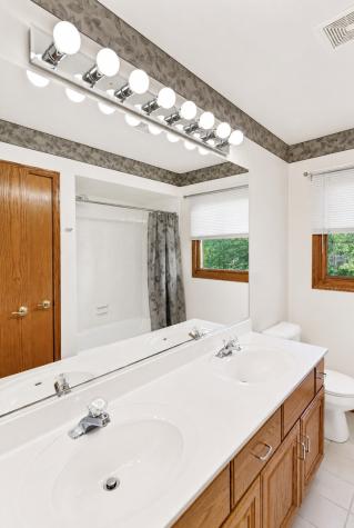 537 West Comstock Avenue Elmhurst IL 60126