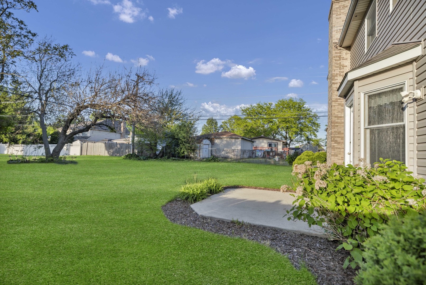 537 West Comstock Avenue Elmhurst IL 60126