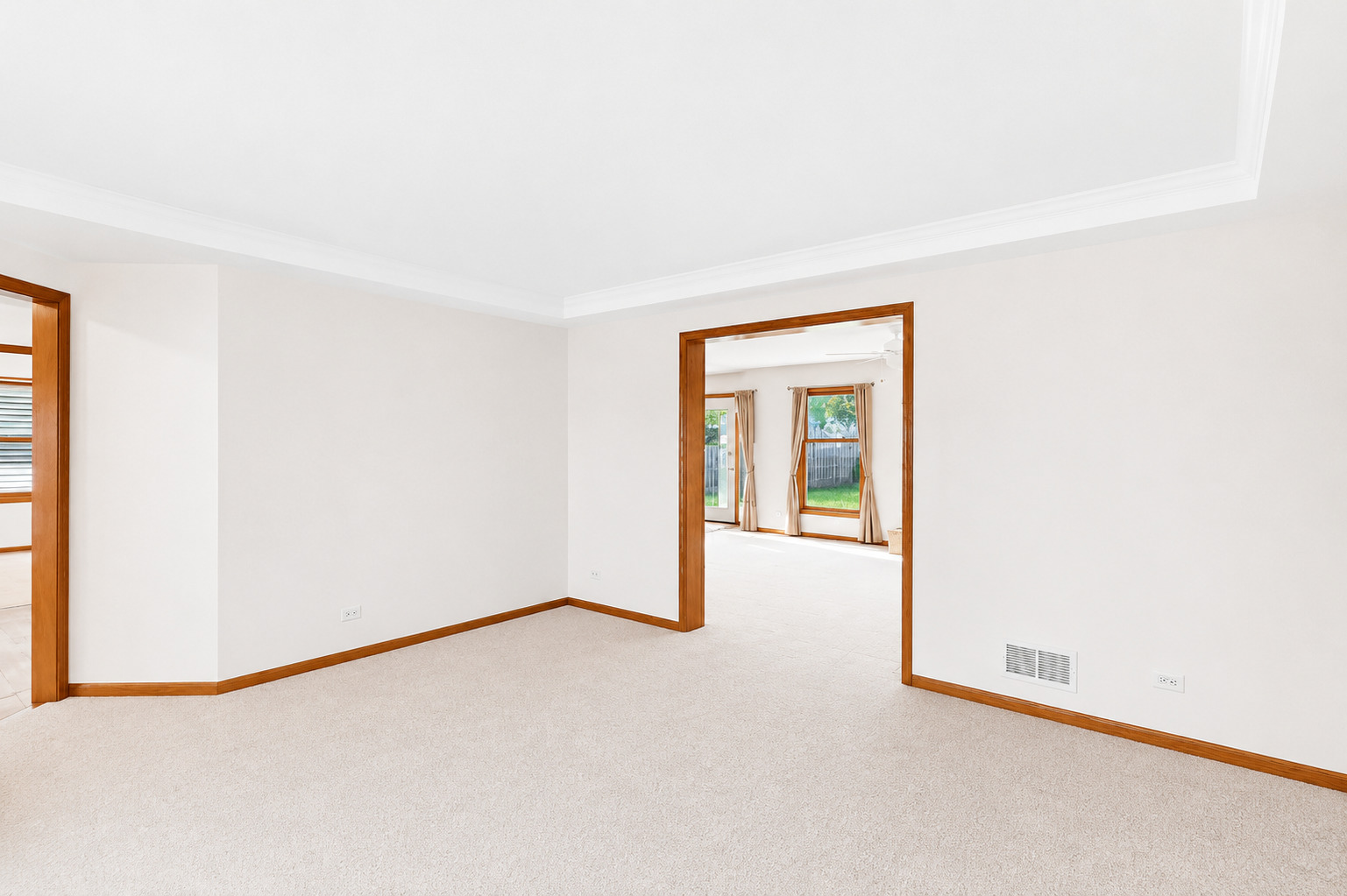 537 West Comstock Avenue Elmhurst IL 60126