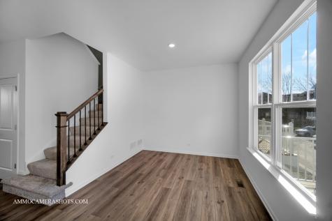 512 Wolverine Drive Aurora IL 60502
