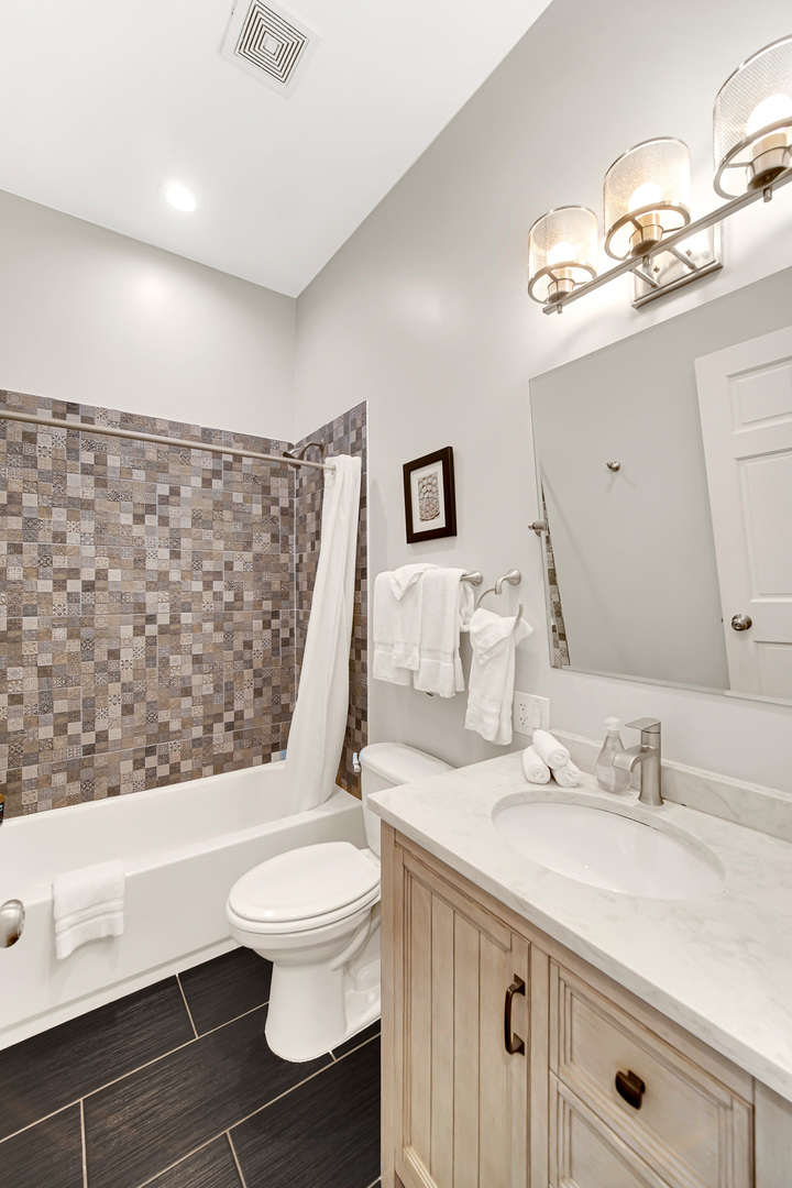 2123 West Adams Street Chicago IL 60612