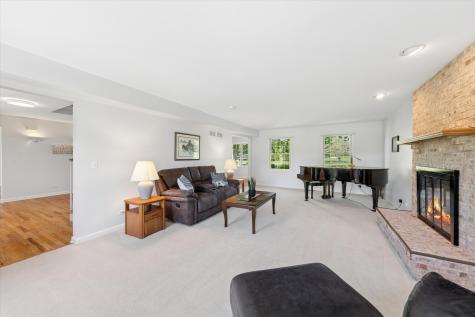 36W793 Red Gate Court St. Charles IL 60175