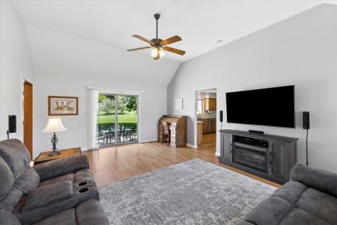 36W793 Red Gate Court St. Charles IL 60175