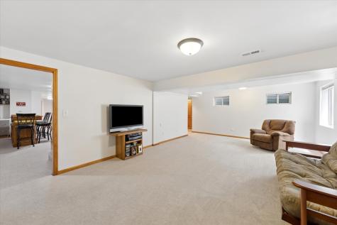 36W793 Red Gate Court St. Charles IL 60175