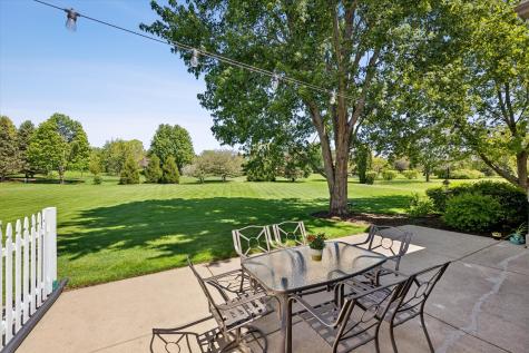 36W793 Red Gate Court St. Charles IL 60175
