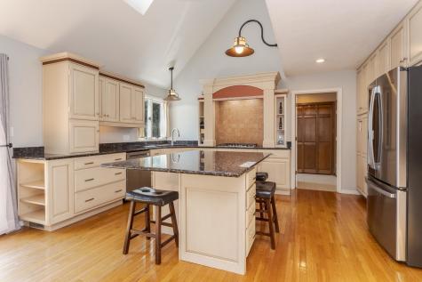 9 Red Stone Court Bloomington IL 61704