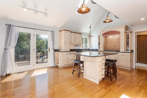 9 Red Stone Court Bloomington IL 61704