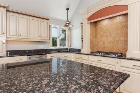 9 Red Stone Court Bloomington IL 61704