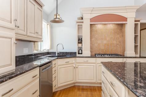 9 Red Stone Court Bloomington IL 61704