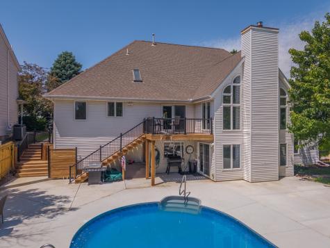 9 Red Stone Court Bloomington IL 61704