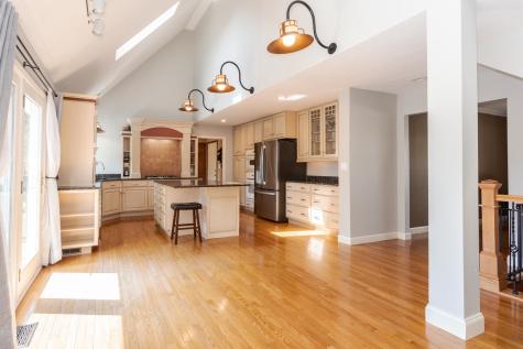 9 Red Stone Court Bloomington IL 61704