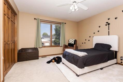 9 Red Stone Court Bloomington IL 61704