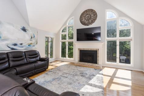 9 Red Stone Court Bloomington IL 61704