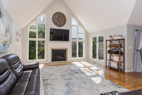 9 Red Stone Court Bloomington IL 61704