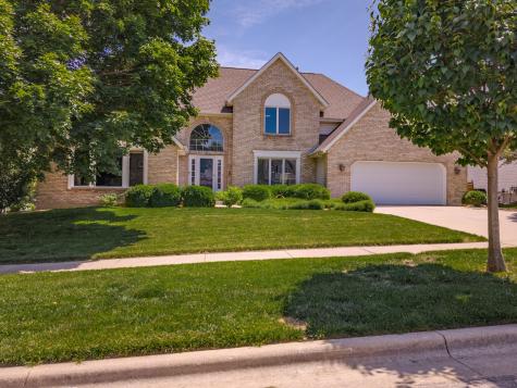 9 Red Stone Court Bloomington IL 61704