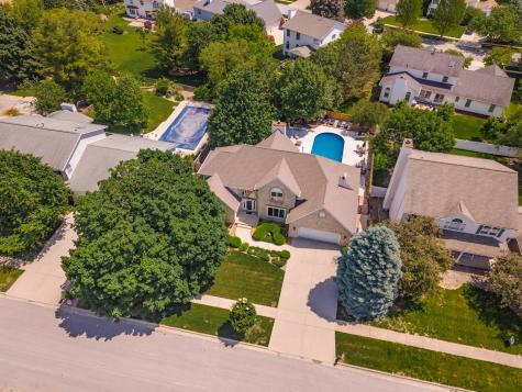 9 Red Stone Court Bloomington IL 61704
