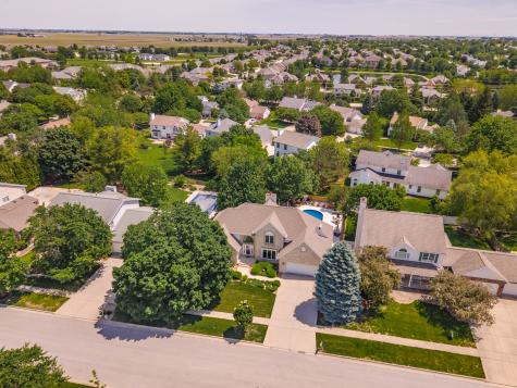 9 Red Stone Court Bloomington IL 61704