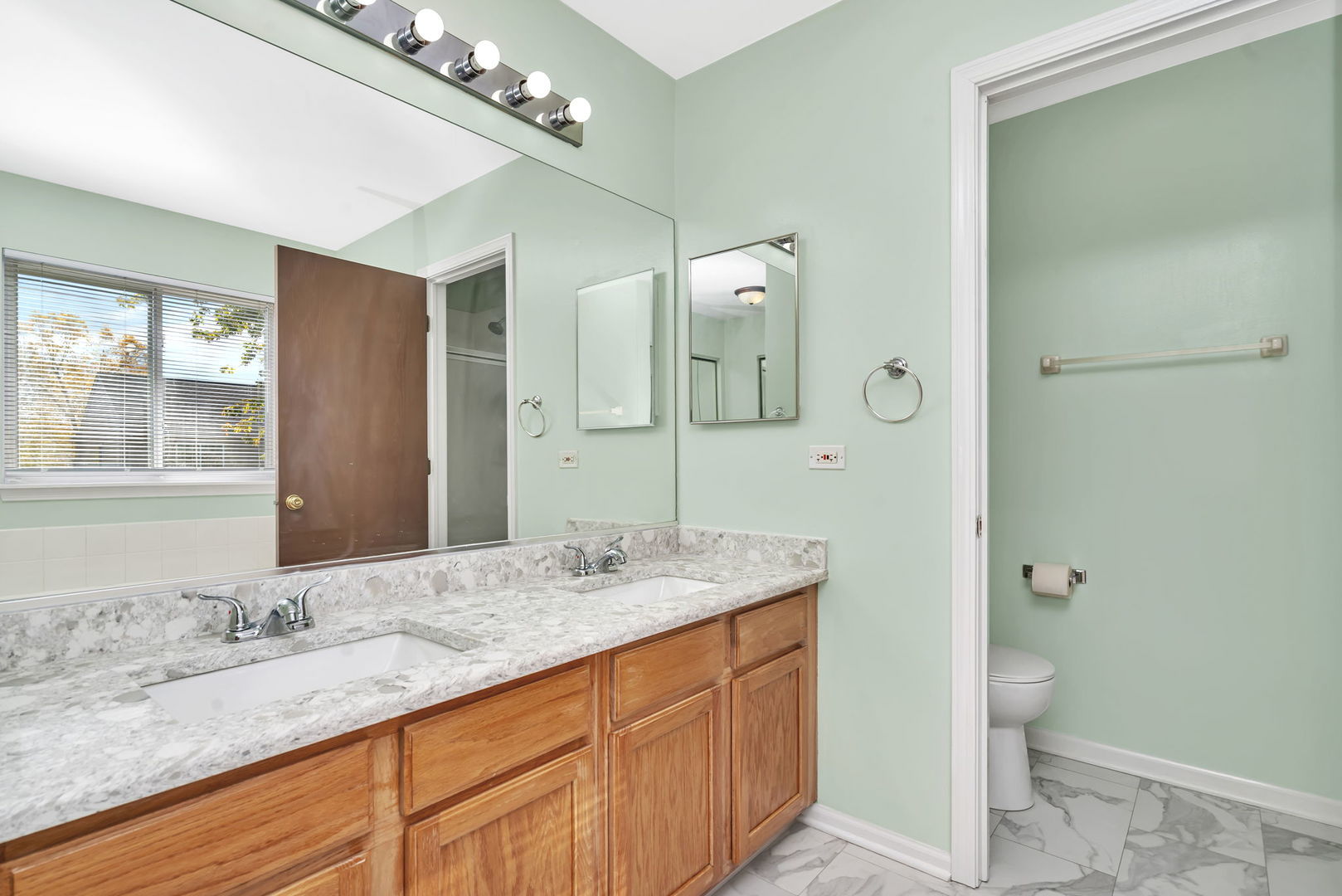 2509 Rosehall Lane Aurora IL 60503