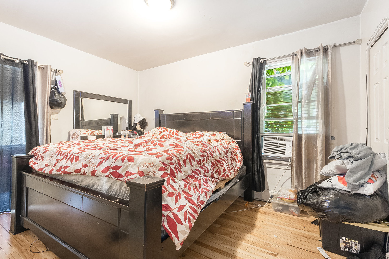 8011 South Ada Street Chicago IL 60620
