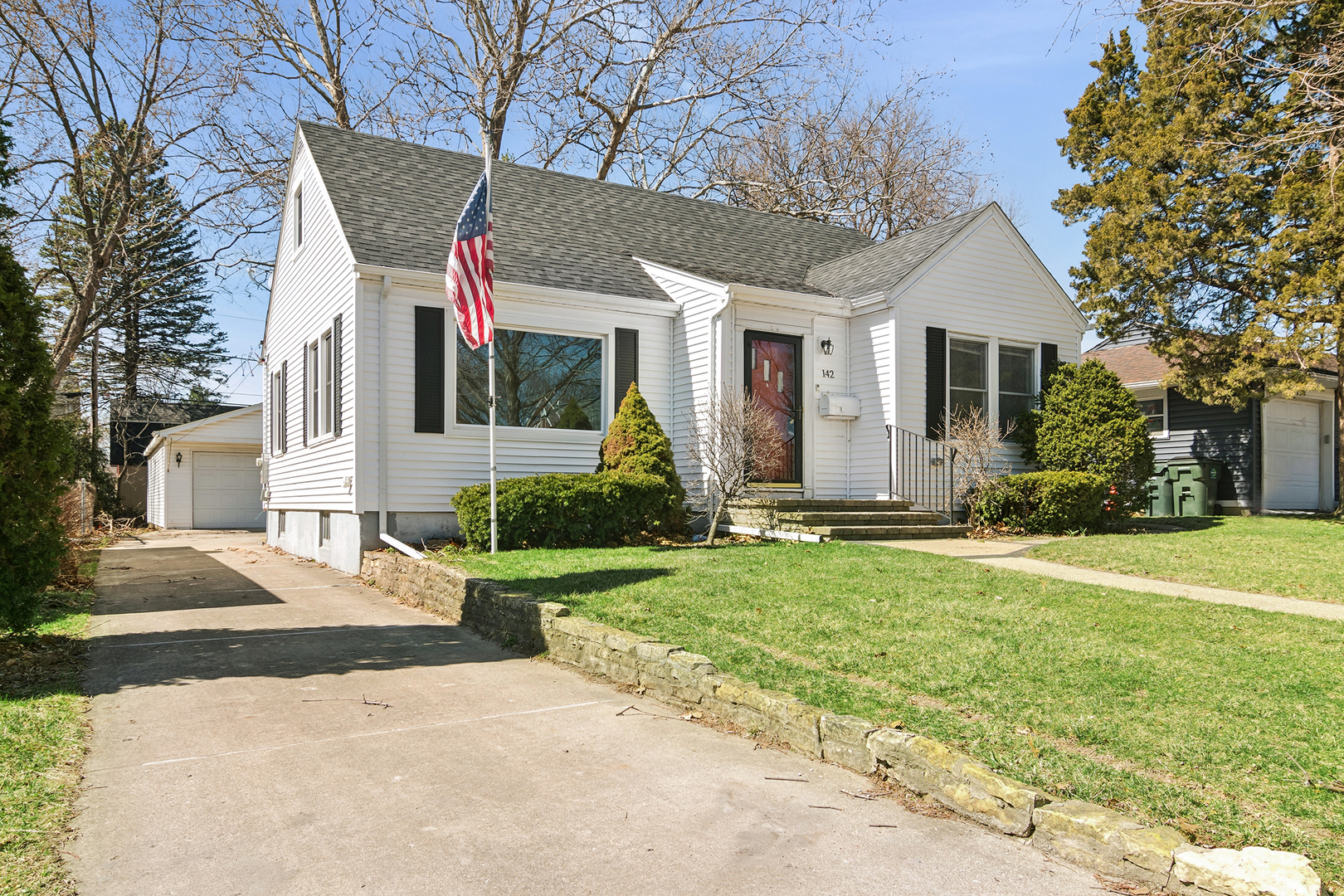 142 South Fremont Street Palatine IL 60067