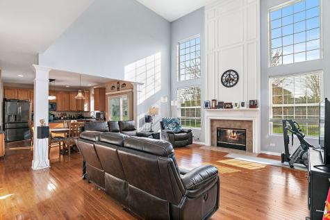 4077 Stratford Lane Carpentersville IL 60110