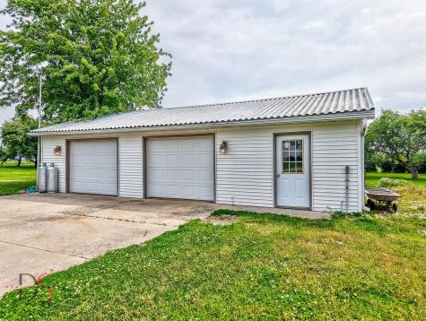 7672 East 3300 North Road Streator IL 61364