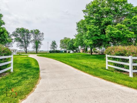 7672 East 3300 North Road Streator IL 61364