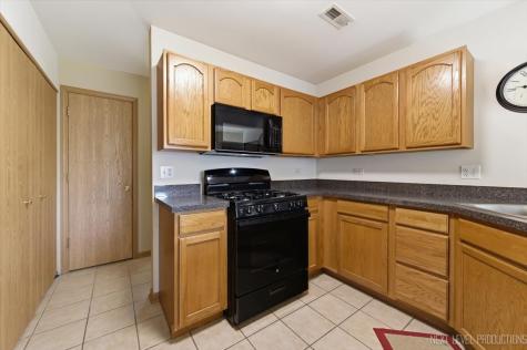604 Roosevelt Drive Oswego IL 60543