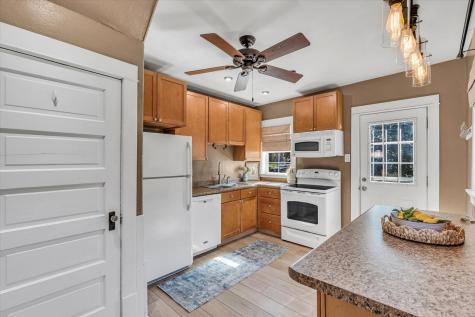 2226 15 1/2 Street Rock Island IL 61201