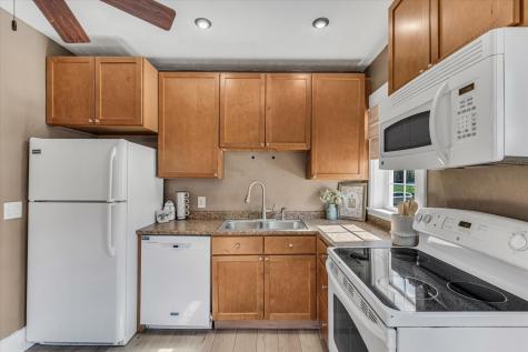 2226 15 1/2 Street Rock Island IL 61201
