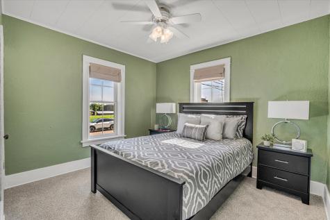 2226 15 1/2 Street Rock Island IL 61201