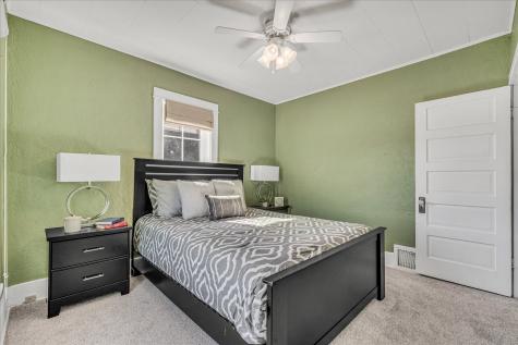 2226 15 1/2 Street Rock Island IL 61201