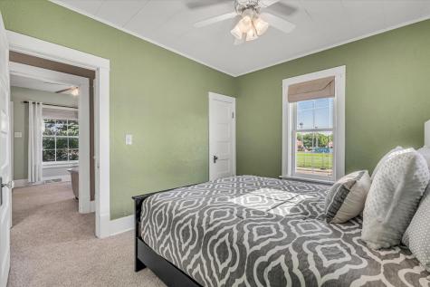 2226 15 1/2 Street Rock Island IL 61201