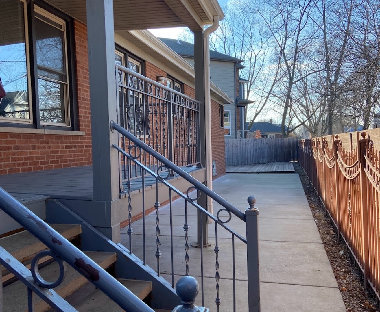 4653 North Kennicott Avenue Chicago IL 60630
