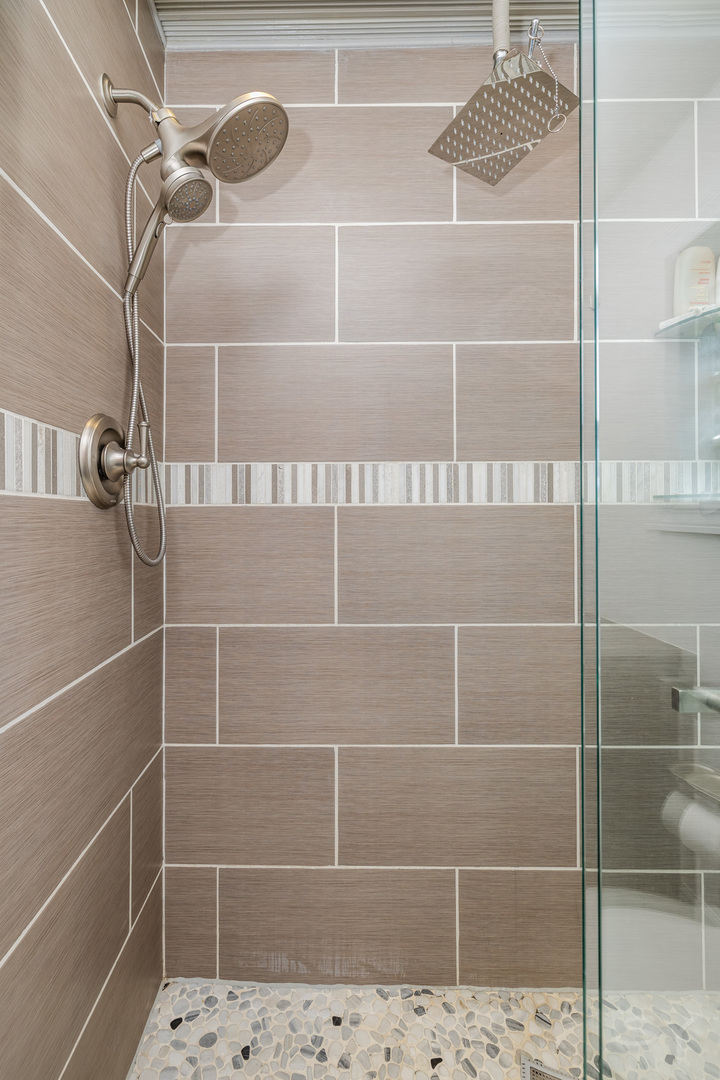 4653 North Kennicott Avenue Chicago IL 60630