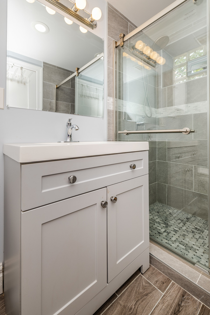 4653 North Kennicott Avenue Chicago IL 60630
