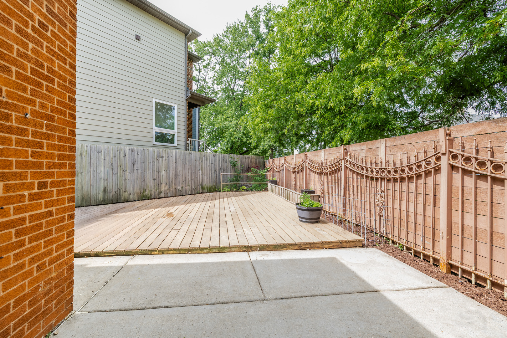 4653 North Kennicott Avenue Chicago IL 60630
